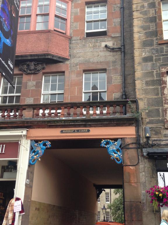 Writers View, Royal Mile Apartment Эдинбург Номер фото